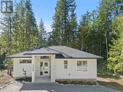 7308 Estate Pl, House other with 2 bedrooms, 1 bathrooms and null parking in Anglemont BC | Image 2