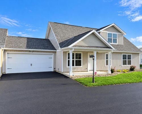 202 Cumberland Meadows Cir, Hebron, OH, 43025 | Card Image