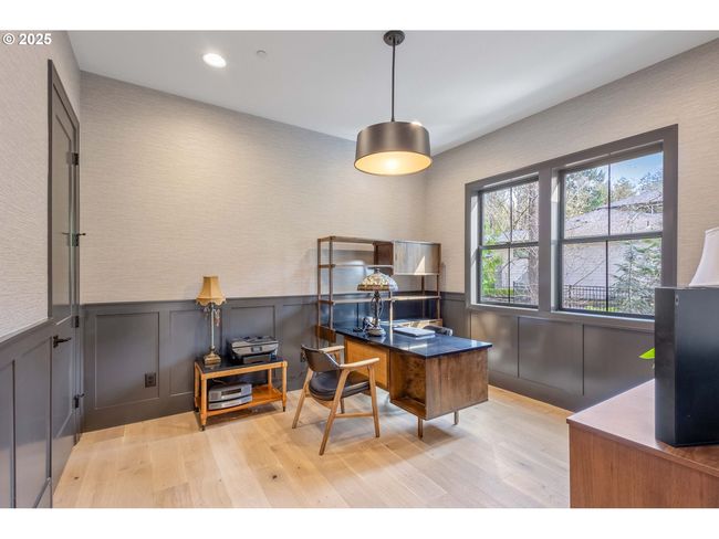 Den/Office-Main | Image 6