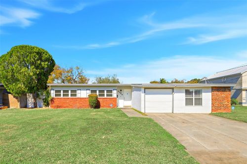 2705 Gulfstream Rd, ORLANDO, FL, 32805-5814 | Card Image