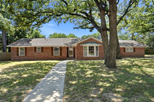 900 Liveoak Street, Denton, TX, 76209 | Card Image