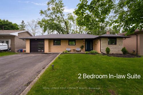 26 Ottaway Ave, Barrie, ON, L4M2W7 | Card Image