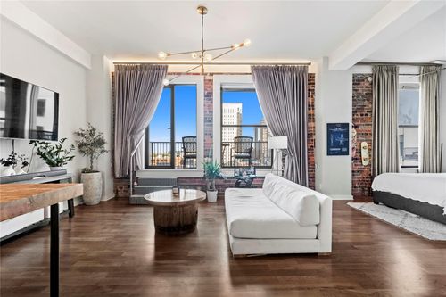 unit-8j-915 Franklin St, Houston, TX, 77002-1735 | Card Image