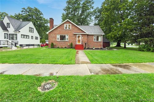 11 S Shore Blvd, Lackawanna, NY, 14218-1717 | Card Image