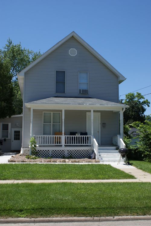 lu-933 Wheeler St, Woodstock, IL, 60098-2877 | Card Image