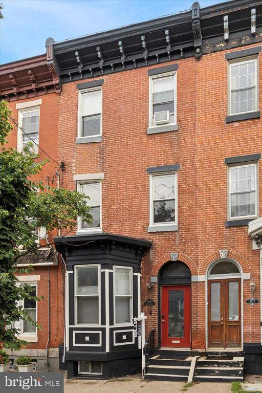 Poplar St, Philadelphia, PA 19130