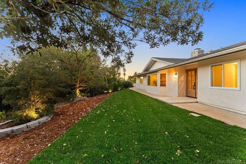 12830 Avenida La Valencia, Poway, CA, 92064-1810 | Card Image