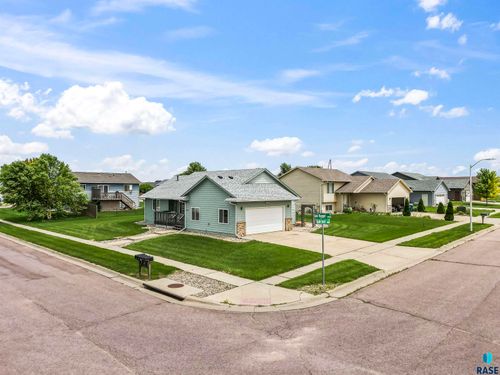 5800 N Gold Nugget Ave, Sioux Falls, SD, 57104-9415 | Card Image