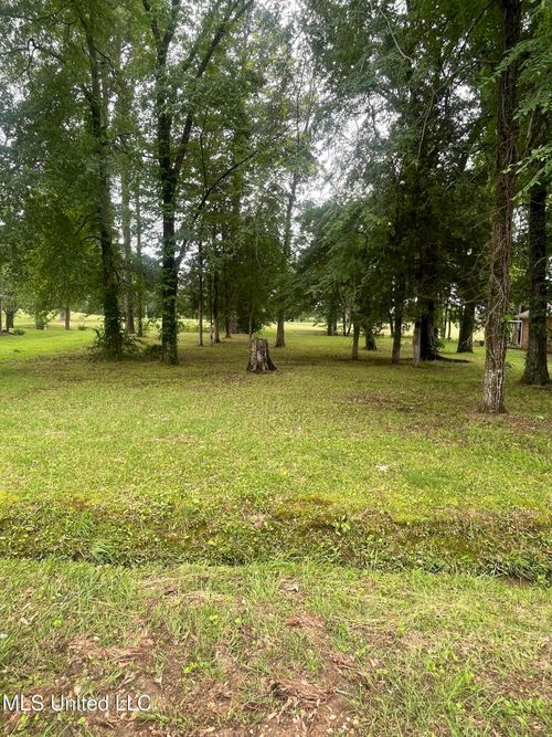 803 Oak Trl, Canton, MS, 39046-9479 | Card Image