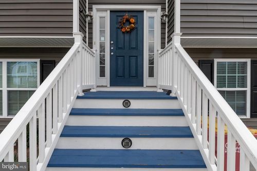 285 Wren St N, MARTINSBURG, WV, 25405-8895 | Card Image