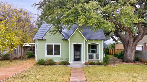 1408 W Dry St, San Saba, TX, 76877-5408 | Card Image