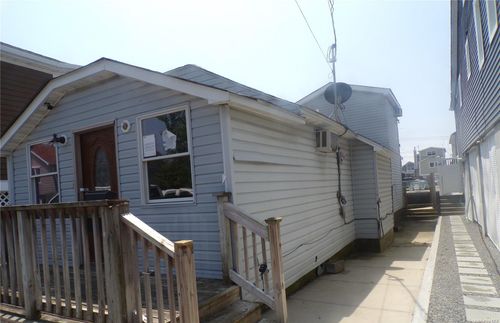 38 W 12th Rd, Broad Channel, NY, 11693-1117 | Card Image