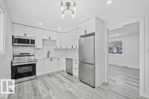 72 Habitat Cres Nw, Edmonton, AB, T5A2X7 | Card Image