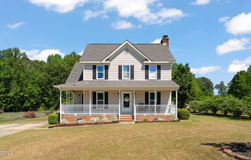 150 Brett Cir, Benson, NC, 27504-8300 | Card Image