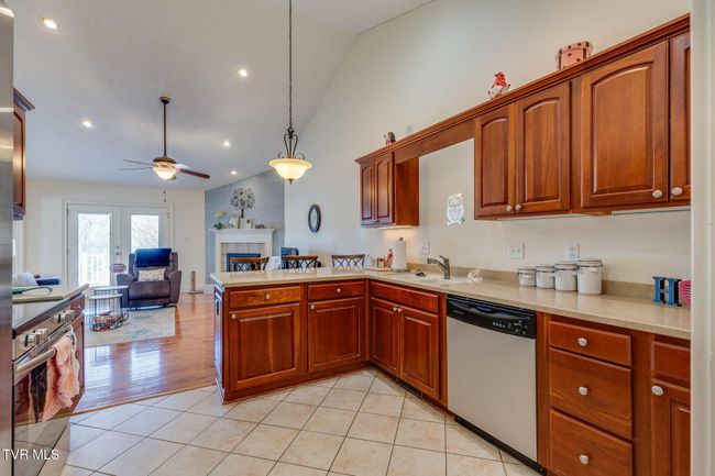 20413 - 20413 Turfway Ln, Condo with 2 bedrooms, 2 bathrooms and null parking in Abingdon VA | Image 8