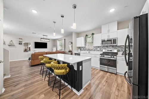 111-5223 Surfwalk Way, San Diego, CA, 92154-5267 | Card Image
