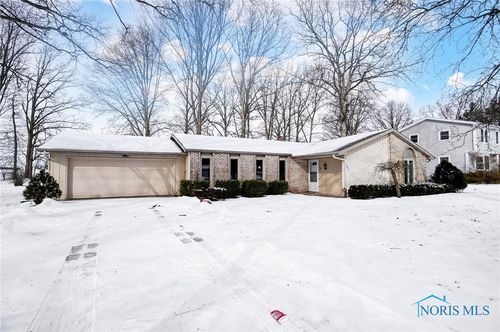 105 Oak Meadows Drive, Bryan, OH, 43506 | Card Image