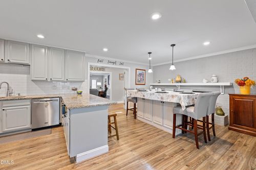 9759 N Nash St, Middlesex, NC, 27557-9304 | Card Image