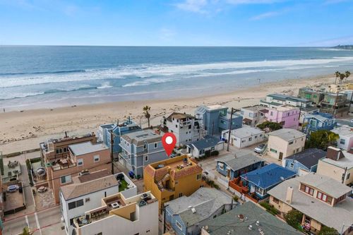 715 Toulon Ct, San Diego, CA, 92109-7033 | Card Image