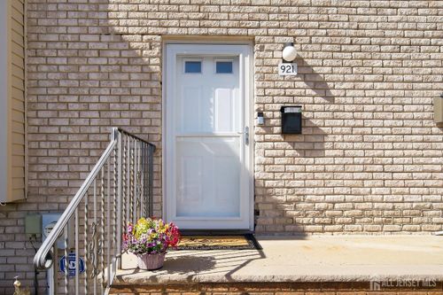 921 Robin Road, Hillsborough, NJ, 08844 | Card Image
