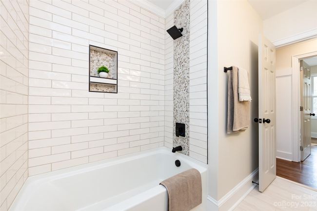 Hall Guest Bath | Image 27