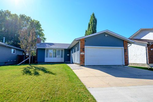 9513 77 Ave, Grande Prairie, AB, T8V4T7 | Card Image