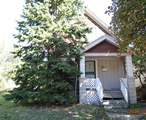 1012 W Hadley Street, Milwaukee, WI, 53206 | Card Image