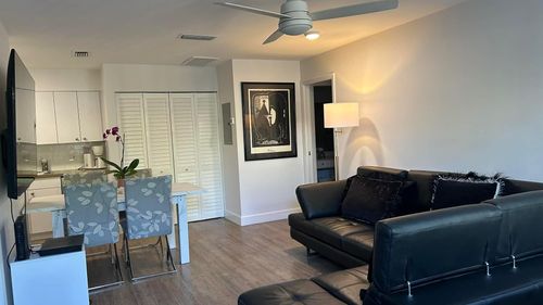 5201-616 Executive Center Dr, West Palm Beach, FL, 33401-4944 | Card Image