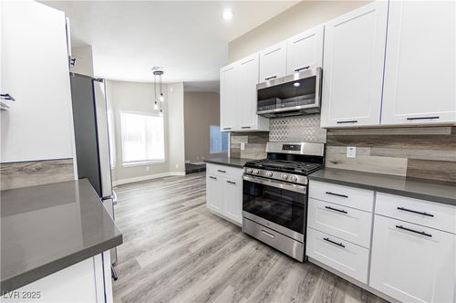 517 Crony Ave, Henderson, NV, 89011-4369 | Card Image