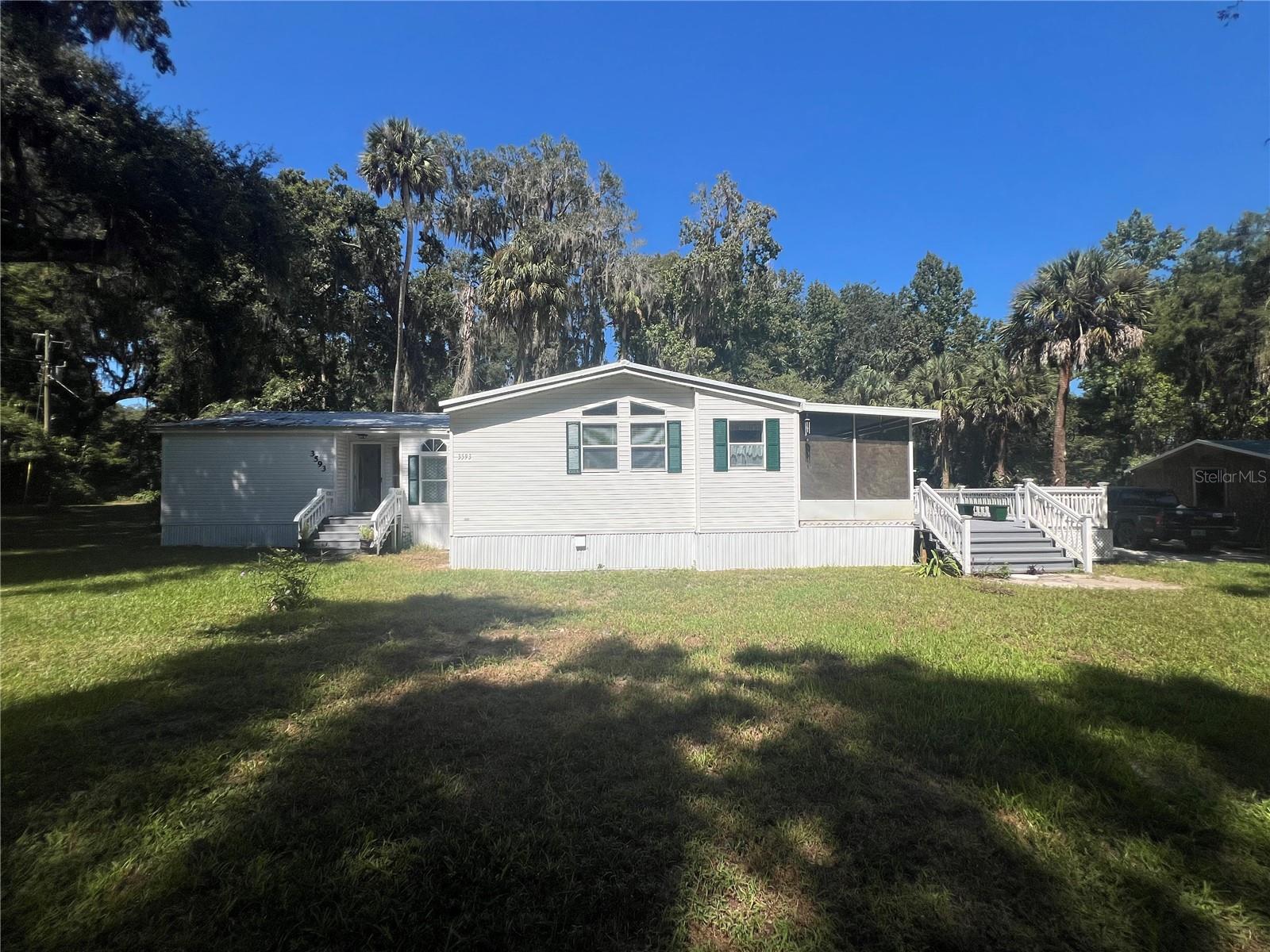 162nd Ln, Citra, FL 32113
