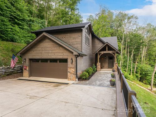 82 Gadohi Trl, Maggie Valley, NC, 28751-0647 | Card Image
