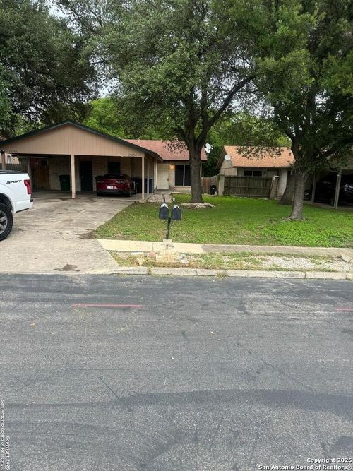 13136 Los Espanada St, San Antonio, TX, 78233-5805 | Card Image