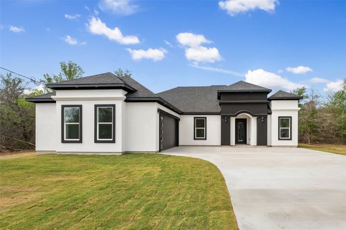 121 E Keomuku Ln, Bastrop, TX, 78602-2310 | Card Image