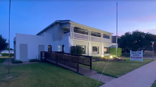 202-329 E Washington Ave, Navasota, TX, 77868-3029 | Card Image