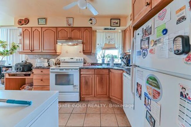 706 - 2470 Eglinton Ave W, Condo with 3 bedrooms, 2 bathrooms and null parking in York ON | Image 15