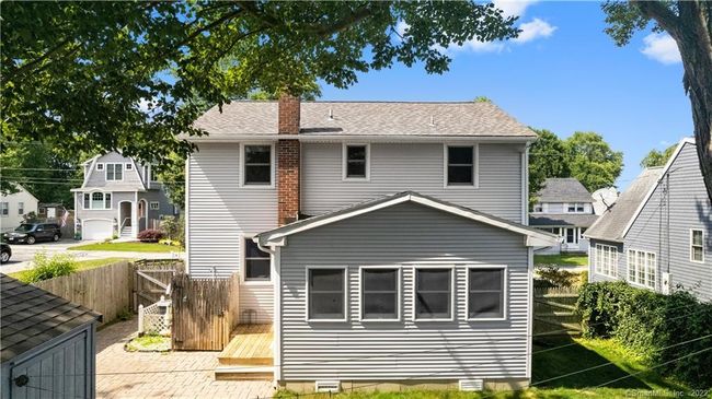 Rear Exterior View | Image 28