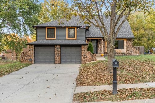 3213 Nw Canterbury Pl, Blue Springs, MO, 64015-2819 | Card Image