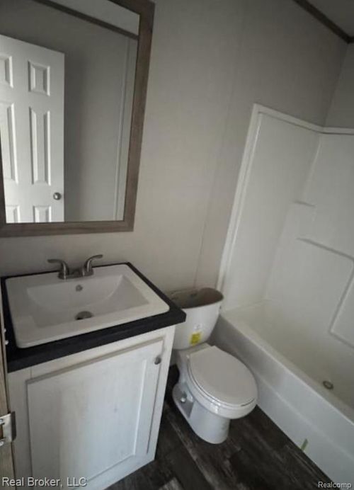 2995 Detroit Road, Howard Township, MI, 49120 | Card Image