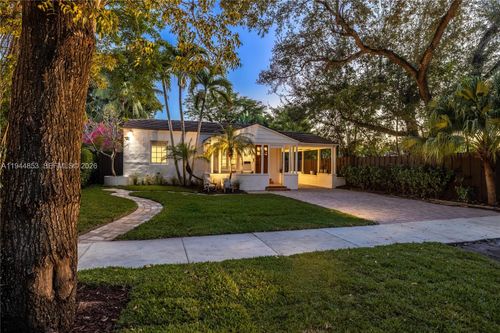 624 Ne 71st St, Miami, FL, 33138 | Card Image