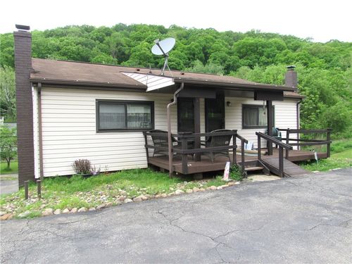 105 Ecker Ln, Cheswick, PA, 15024-2327 | Card Image