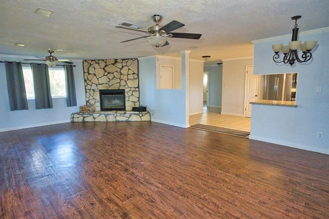 1303 Mac Dr, House other with 4 bedrooms, 2 bathrooms and 2 parking in Sweeny TX | Image 6