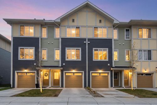 215 Marquis Lane Se, Calgary, AB, T3M2G6 | Card Image