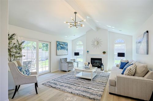 512 S Peregrine St, Anaheim, CA, 92806-4207 | Card Image