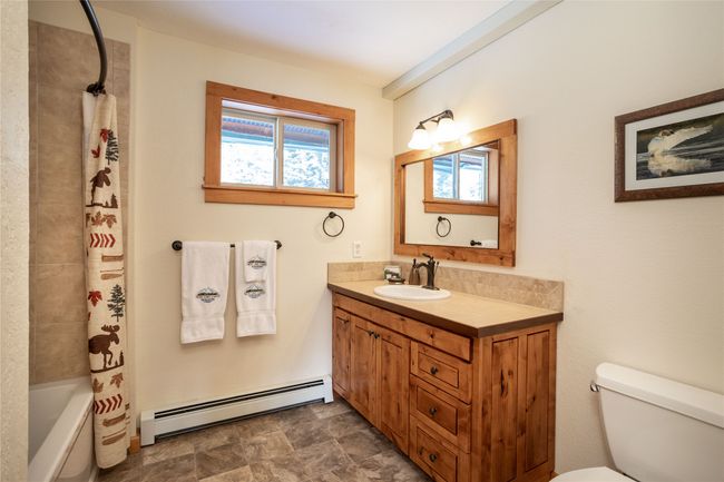 Upper level bathroom | Image 61