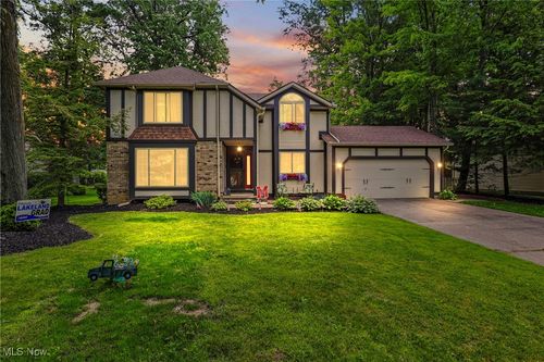 6631 N Palmerston Dr, Mentor, OH, 44060-3975 | Card Image