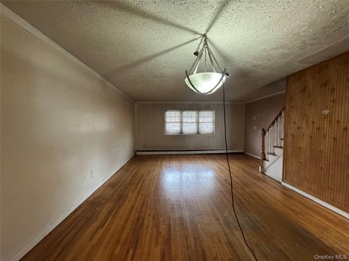 3662 Bronxwood Ave, Bronx, NY, 10469-1104 | Card Image