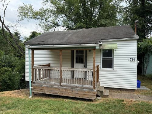 714 Mcgowan Ave, West Mifflin, PA, 15122 | Card Image