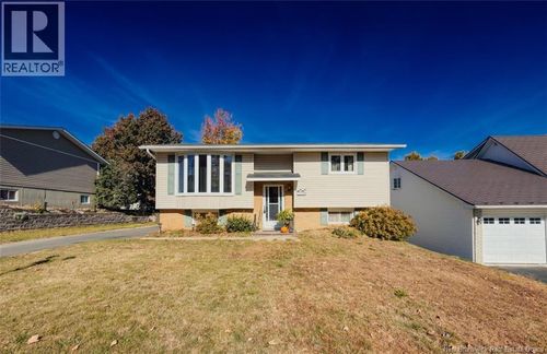 120 Wilson St, Woodstock, NB, E7M3A3 | Card Image