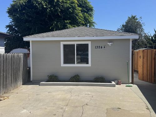 a-1324 N Main St, Salinas, CA, 93906-2831 | Card Image