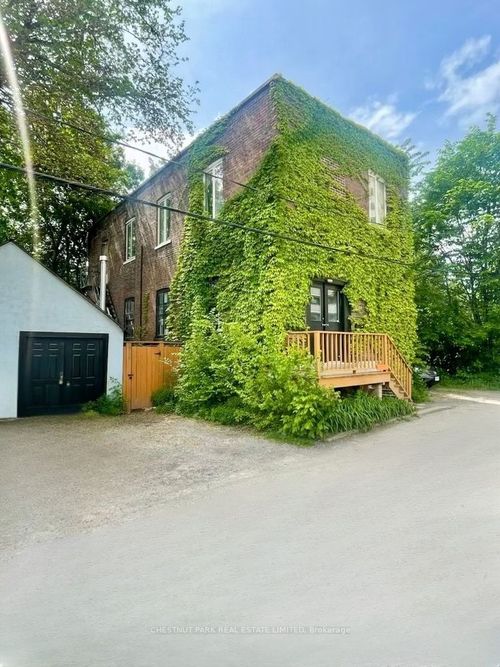 156 Sussex Mews, Toronto, ON, M5S2K1 | Card Image